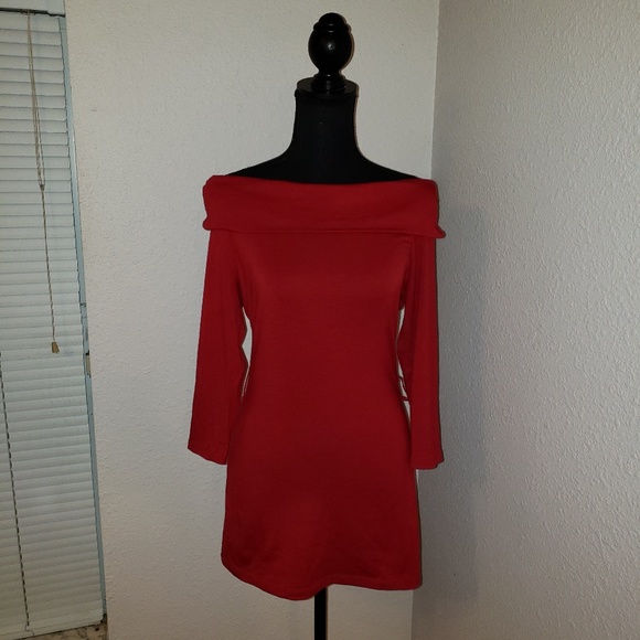 Ladies Rose Red Off The Shoulder Blouse - Picture 3 of 4